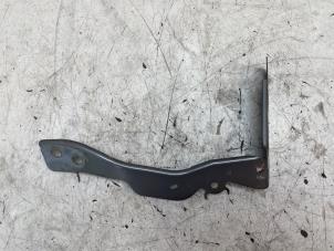 Gebruikte Steun (diversen) Renault Captur (2R) 1.2 TCE 16V EDC Prijs op aanvraag aangeboden door Autodemontage van de Laar