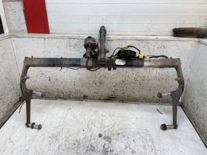 Gebruikte Trekhaak Renault Captur (2R) 1.2 TCE 16V EDC Prijs op aanvraag aangeboden door Autodemontage van de Laar