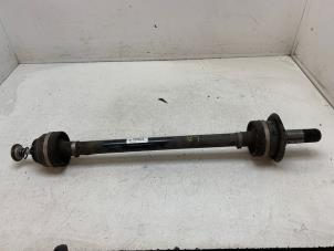 Gebruikte Aandrijfas links-achter BMW 7 serie (G11/12) 740d,Ld xDrive 24V Prijs € 150,00 Margeregeling aangeboden door Autodemontage van de Laar