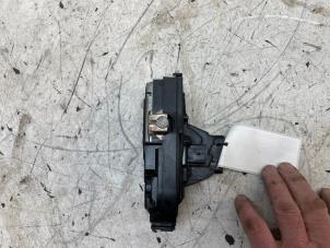 Gebruikte Deurslot Mechaniek 4Deurs links-voor Ford Puma 1.0 Ti-VCT EcoBoost mHEV 12V Prijs € 50,00 Margeregeling aangeboden door Autodemontage van de Laar