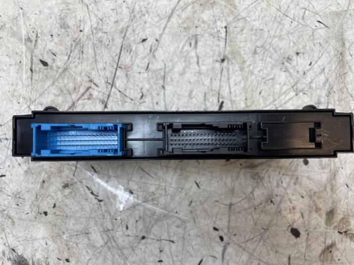 Computer Body Control van een BMW X1 (E84) xDrive 18d 2.0 16V 2013