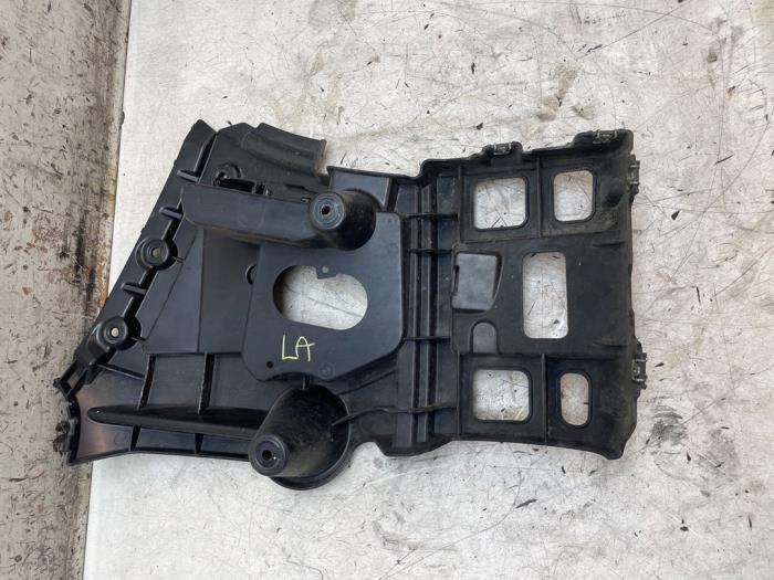 Bumpersteun links-achter van een BMW X1 (E84) xDrive 18d 2.0 16V 2013