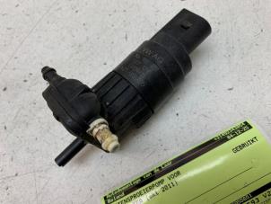 Gebruikte Ruitensproeierpomp voor Seat Altea (5P1) 1.2 TSI Prijs € 15,00 Margeregeling aangeboden door Autodemontage van de Laar