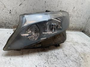 Gebruikte Linker Koplamp Mercedes Vito (447.6) 1.6 111 CDI 16V Prijs op aanvraag aangeboden door Autodemontage van de Laar