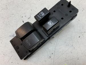 Gebruikte Schakelaar Elektrisch Raam Fiat Sedici (189) 1.6 16V Prijs € 35,00 Margeregeling aangeboden door Autodemontage van de Laar