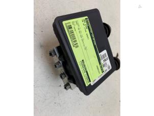 Gebruikte ABS Pomp Volkswagen Up! (121) 1.0 MPI 12V Prijs € 125,00 Margeregeling aangeboden door Autodemontage van de Laar