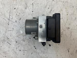 Gebruikte ABS Pomp Opel Karl 1.0 12V Prijs € 70,00 Margeregeling aangeboden door Autodemontage van de Laar