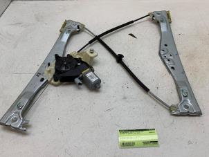 Gebruikte Ruitmechaniek 4Deurs rechts-voor Citroen C4 Cactus (0B/0P) 1.2 PureTech 82 12V Prijs € 70,00 Margeregeling aangeboden door Autodemontage van de Laar