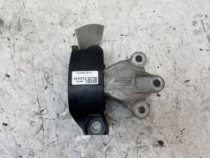 Gebruikte Motorsteun Renault Zoé (AG) R135 Prijs € 25,00 Margeregeling aangeboden door Autodemontage van de Laar