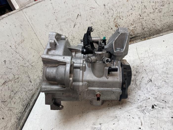 Gebruikte Versnellingsbak Volkswagen Taigo 1.0 TSI 95 12V Prijs € 900,00 Margeregeling aangeboden door Autodemontage van de Laar