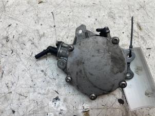 Gebruikte Vacuumpomp (Benzine) Peugeot 5008 II (M4/MC/MJ/MR) 1.2 12V e-THP PureTech 130 Prijs € 70,00 Margeregeling aangeboden door Autodemontage van de Laar