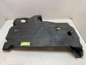 Gebruikte Beschermplaat bodem Toyota Corolla (E21/EA1/EH1) 1.8 16V Hybrid Prijs op aanvraag aangeboden door Autodemontage van de Laar