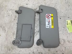 Gebruikte Zonneklep set Toyota Yaris III (P13) 1.5 16V Hybrid Prijs op aanvraag aangeboden door Autodemontage van de Laar