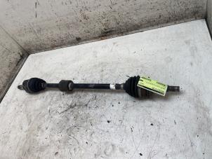 Gebruikte Steekas rechts-voor Toyota Yaris III (P13) 1.5 16V Hybrid Prijs € 120,00 Margeregeling aangeboden door Autodemontage van de Laar