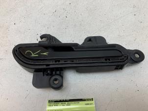 Gebruikte Portiergreep 4Deurs rechts-achter Tesla Model 3 Long Range AWD 75 kWh Prijs € 50,00 Margeregeling aangeboden door Autodemontage van de Laar