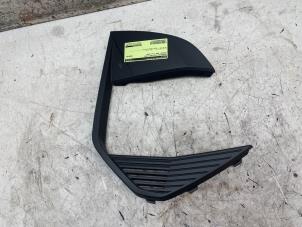 Gebruikte Afdekplaat mistlamp links Peugeot 2008 (UD/UK/UR/US/UX) e-2008 54 kWh Prijs € 50,00 Margeregeling aangeboden door Autodemontage van de Laar