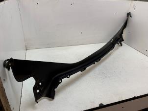 Gebruikte Paravent Tesla Model 3 Long Range AWD 75 kWh Prijs € 50,00 Margeregeling aangeboden door Autodemontage van de Laar