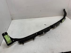 Gebruikte Bumpersteun midden-achter Tesla Model 3 Long Range AWD 75 kWh Prijs € 50,00 Margeregeling aangeboden door Autodemontage van de Laar