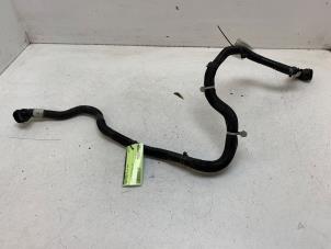 Gebruikte Koelwaterslang Tesla Model 3 Long Range AWD 75 kWh Prijs € 50,00 Margeregeling aangeboden door Autodemontage van de Laar