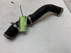 Gebruikte Intercooler Slang Ford EcoSport (JK8) 1.0 EcoBoost 12V 125 Prijs € 25,00 Margeregeling aangeboden door Autodemontage van de Laar