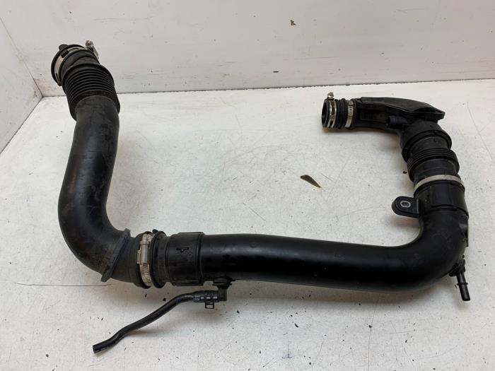 Gebruikte Intercooler Buis Ford EcoSport (JK8) 1.0 EcoBoost 12V 125 Prijs € 20,00 Margeregeling aangeboden door Autodemontage van de Laar
