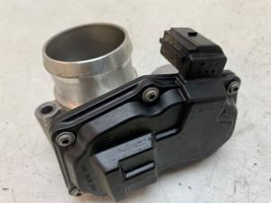 Gebruikte Gasklephuis Ford EcoSport (JK8) 1.0 EcoBoost 12V 125 Prijs € 50,00 Margeregeling aangeboden door Autodemontage van de Laar