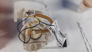 Gebruikte Benzinepomp Volkswagen Polo IV (9N1/2/3) 1.4 16V Prijs € 50,00 Margeregeling aangeboden door Autodemontage van de Laar