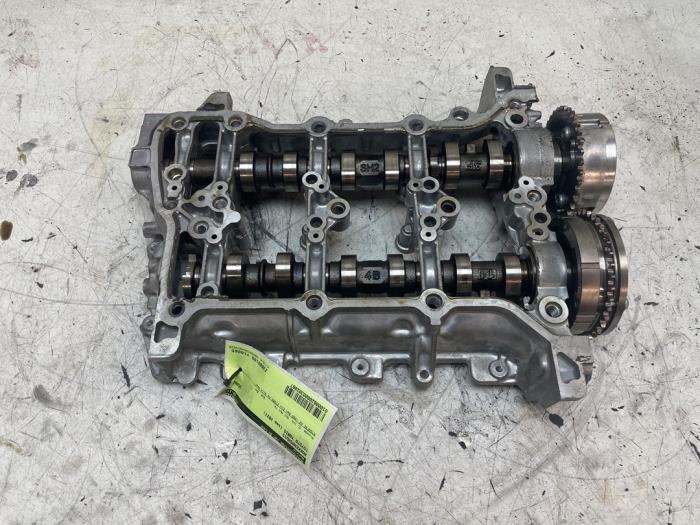Gebruikte Nokkenashuis Toyota Yaris IV (P21/PA1/PH1) 1.5 12V Hybrid 115 Prijs op aanvraag aangeboden door Autodemontage van de Laar