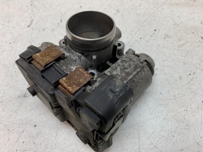 Gebruikte Gasklephuis Seat Mii 1.0 12V Prijs € 125,00 Margeregeling aangeboden door Autodemontage van de Laar
