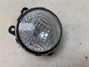 Gebruikte Mistlamp links-voor Mitsubishi Space Star (A0) 1.0 12V Prijs op aanvraag aangeboden door Autodemontage van de Laar