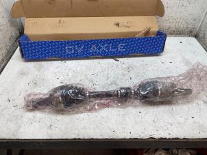 Gebruikte Aandrijfas links-voor Nissan Qashqai Prijs op aanvraag aangeboden door Autodemontage van de Laar