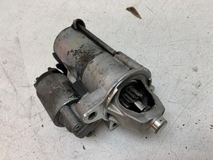 Startmotor van een Ford Transit Connect 1.8 TDCi 90 2008