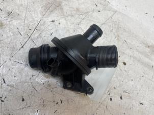 Gebruikte Thermostaathuis BMW 3 serie (F30) 320i 2.0 16V Prijs op aanvraag aangeboden door Autodemontage van de Laar