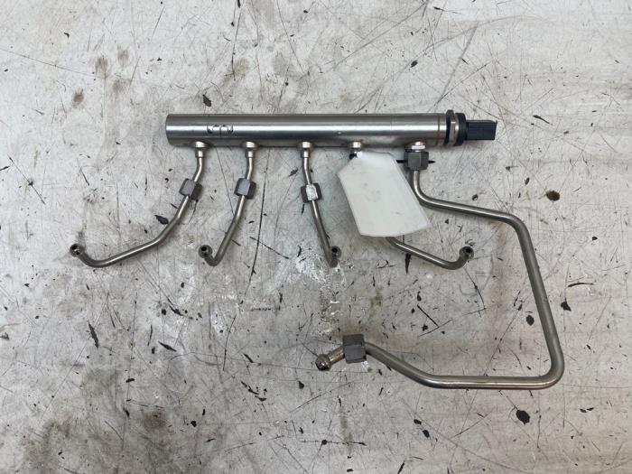 Gebruikte Injector brug BMW 3 serie (F30) 320i 2.0 16V Prijs op aanvraag aangeboden door Autodemontage van de Laar