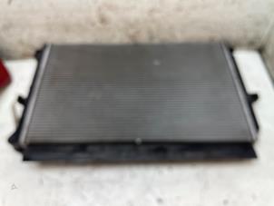 Gebruikte Radiateur Skoda Superb Combi (3V5) 2.0 TDI Prijs € 75,00 Margeregeling aangeboden door Autodemontage van de Laar