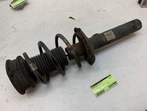 Gebruikte Veerpoot links-voor Audi A3 Sportback (8VA/8VF) 1.4 TFSI 16V e-tron Prijs € 75,00 Margeregeling aangeboden door Autodemontage van de Laar