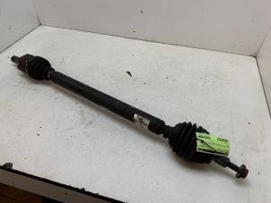 Gebruikte Aandrijfas rechts-voor Audi A3 Sportback (8VA/8VF) 1.4 TFSI 16V e-tron Prijs € 250,00 Margeregeling aangeboden door Autodemontage van de Laar