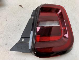 Gebruikte Achterlicht rechts Fiat 500e (332) 42 kWh 3+1 Prijs € 130,00 Margeregeling aangeboden door Autodemontage van de Laar