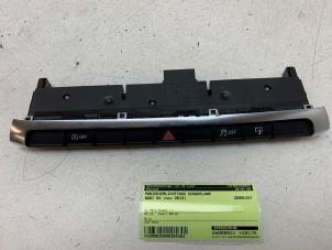 Gebruikte Paniekverlichtings Schakelaar Audi A3 Sportback (8VA/8VF) 1.4 TFSI 16V Prijs € 30,00 Margeregeling aangeboden door Autodemontage van de Laar