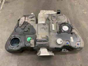 Gebruikte Tank Volvo XC60 I (DZ) 2.4 D5 20V AWD Geartronic Prijs € 75,00 Margeregeling aangeboden door Autodemontage van de Laar