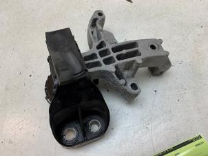 Gebruikte Motorsteun Renault Kangoo Express (RFK) 1.5 Blue dCi 75 Prijs op aanvraag aangeboden door Autodemontage van de Laar