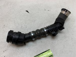 Gebruikte Intercooler Buis Renault Kangoo Express (RFK) 1.5 Blue dCi 75 Prijs € 75,00 Margeregeling aangeboden door Autodemontage van de Laar