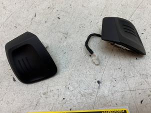 Gebruikte Schakelflipper set Volkswagen Polo V (6R) 1.0 12V BlueMotion Technology Prijs op aanvraag aangeboden door Autodemontage van de Laar