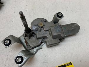 Gebruikte Motor Ruitenwisser achter BMW 1 serie (F40) 120d xDrive TwinPower Turbo 2.0 16V Prijs € 70,00 Margeregeling aangeboden door Autodemontage van de Laar