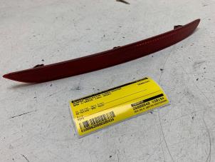 Gebruikte Bumper reflector links-achter BMW 1 serie (F40) 120d xDrive TwinPower Turbo 2.0 16V Prijs € 30,00 Margeregeling aangeboden door Autodemontage van de Laar