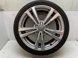 Gebruikte Velg + Band Audi S3 Sportback (8VA/8VF) 2.0 T FSI 16V Prijs op aanvraag aangeboden door Autodemontage van de Laar