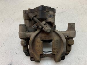 Gebruikte Remklauw (Tang) rechts-achter Volkswagen Golf VII (AUA) 1.4 TSI BlueMotion Technology 125 16V Prijs € 75,00 Margeregeling aangeboden door Autodemontage van de Laar