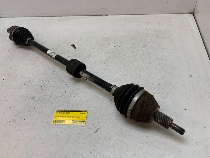 Gebruikte Aandrijfas rechts-voor Seat Ibiza V (KJB) 1.0 TSI 12V Prijs € 150,00 Margeregeling aangeboden door Autodemontage van de Laar