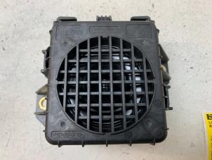 Gebruikte Luidspreker Renault Megane E-Tech (RCB) 60 kWh Prijs € 70,00 Margeregeling aangeboden door Autodemontage van de Laar