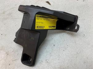 Gebruikte Bumpersteun rechts-achter Renault Megane E-Tech (RCB) 60 kWh Prijs € 35,00 Margeregeling aangeboden door Autodemontage van de Laar